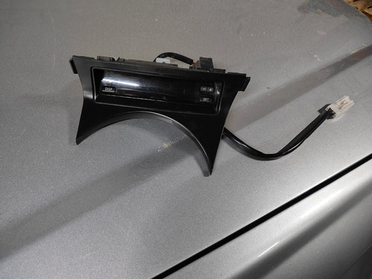 Rare Facelift BP/BL Legacy lower clock